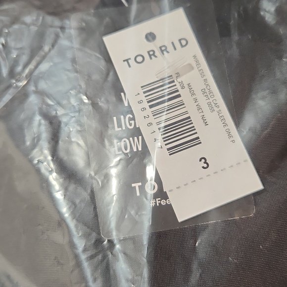 ❤️NWT VINTAGE TORRID WIRELESS RUCHED SWIMSUIT - CAP SLEEVES - TUMMY CONTROL PLUS - Picture 6 of 16